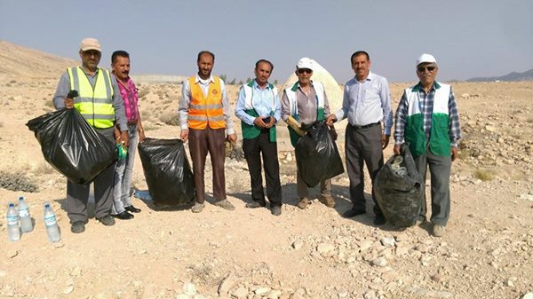 اجرای مرحله اول عملیات پاکسازی مسیر آب انبار ها شهر اوز 