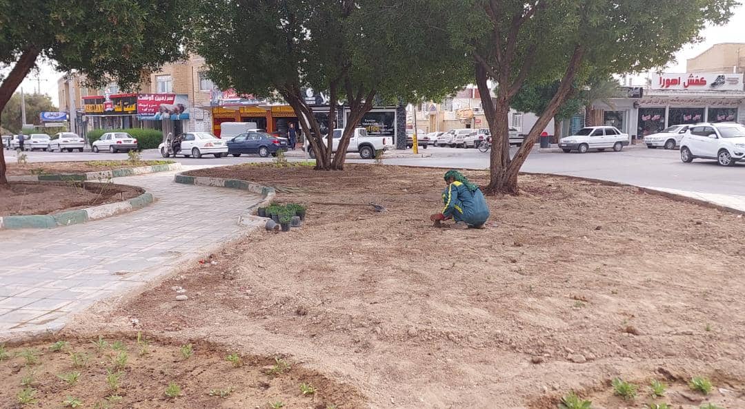 اقدامات صورت گرفته زیبای سازی منظر شهری در چهار هفته گذشته توسط واحد فضای سبز شهرداری اوز