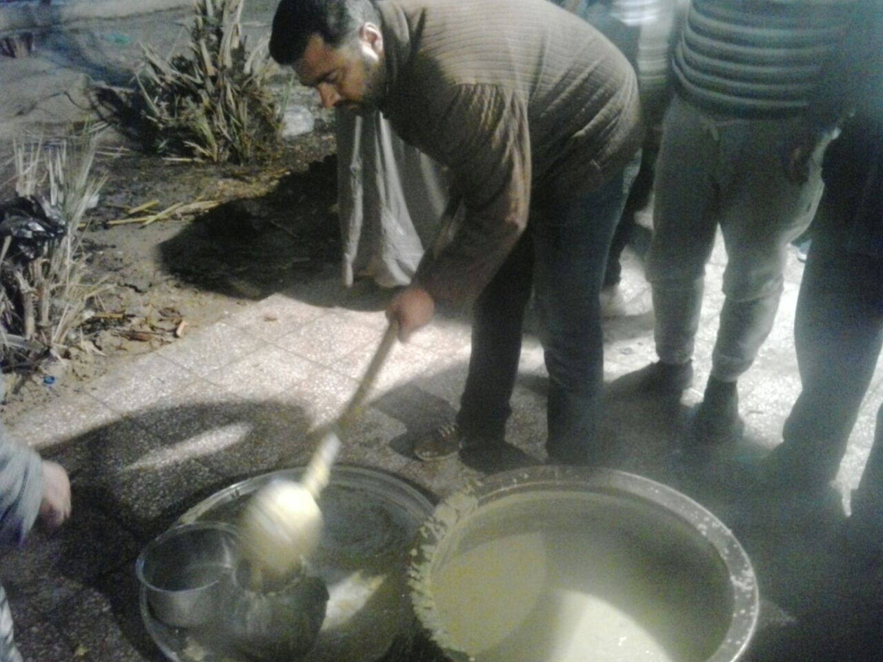 مراسم سنتی پخت حلیم در پیر اولیا الله اوز برگزار شد